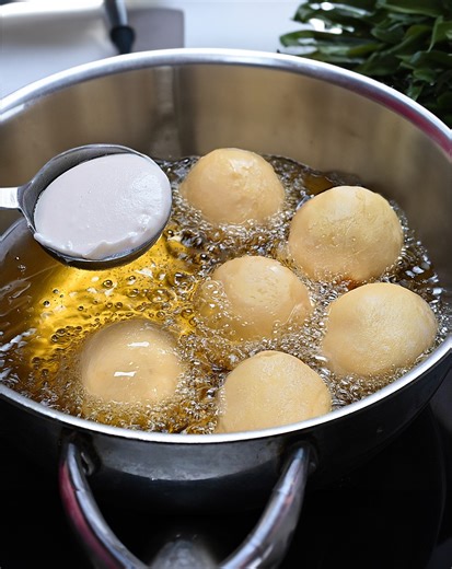 On viewer's demand, with all tips and tricks, today I prepared Halwai-style perfectly soft and spongy Dahi Vada. You'll love it! :) | Papa Mummy Kitchen
