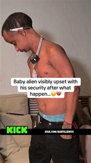 Baby #Alien visibly upset with his #Security after what happen #Broner #Snatched ￼