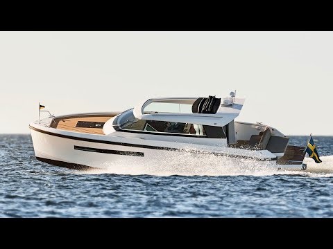 £420,000 Yacht Tour : Delta 33