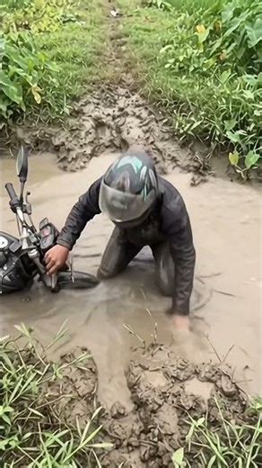 Motorcycle Crash! Unexpected Off-Road Fail