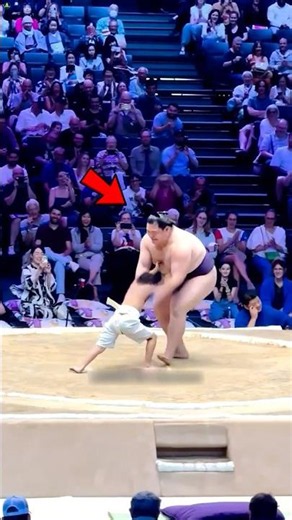 Kids vs Sumo Wrestler 😨
