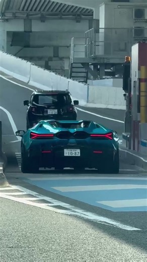 🔥ランボルギーニ🔥レヴエルト🔥走行動画🔥 #ランボルギーニ #レヴエルト #lamborghini #shorts #shortvideo #short #shortsfeed