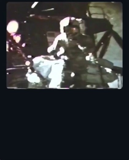 Black Hole on X: "Rare 1971 footage of Apollo 15 Commander Dave Scott validating Galileo’s gravity principle on the Moon. Near the end of the final moonwalk on August 2, 1971, Scott held a geologic hammer in one hand and a falcon feather in the other. He released both at the same time from roughly the same height. In the Moon’s near-vacuum environment—with no air resistance—they struck the surface simultaneously, exactly as Galileo predicted centuries earlier: objects fall at the same rate regar