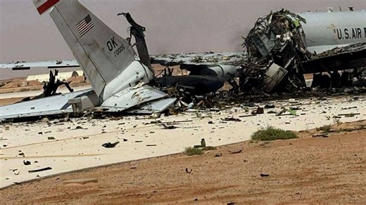 米軍の早期警戒管制機E3が損壊 - CNN.co.jp