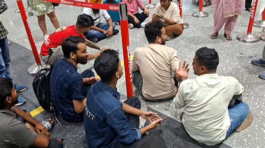 Spicejet CCU to DEL Flight No. SG 193 delayed for more than 6 hours, the initial dep time was 17:55 Hrs. 27.04.2026 the flight delayed with revised dep time to 02:10 Hrs. 28.04.2026. No compensation or positive action taken by the airline. @DGCAIndia @flyspicejet