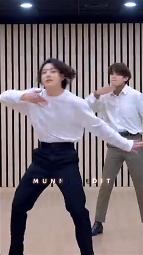 Jungkook 🔥 Tujhe hath pakad ke ghumao to gol gol gum 😍