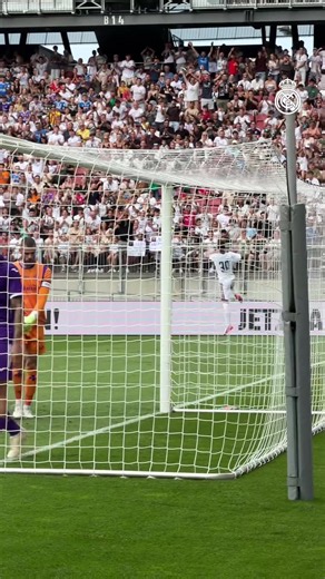 🍿 Come for the assist... stay for the goal! #RealMadrid #Football | real madrid vs fiorentina