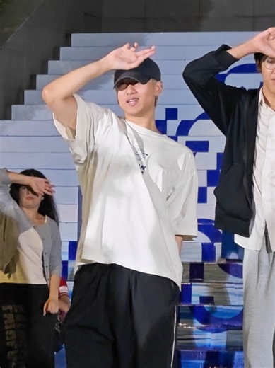 #loveshot #exo #randomdancecampustour #utcc #gravitymotion