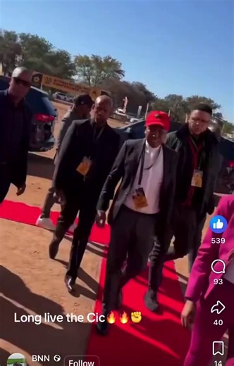 you can't spin this.it's called a hero's welcome Malema is getting his fliowers from Africa as a whole. your skinny Jeans Mahonisi twerker #EFF is b8g@MbhazimawaGaza