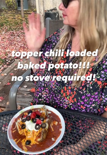 probably the best baked potato I ever had! It wasn’t even baked!😂 #veganfood #plantbasedrecipes #fallrecipes #gamedayfood #easyrecipe