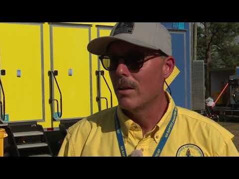 Volunteers set up rest area for firefighters battling Highway 82 Wildfire