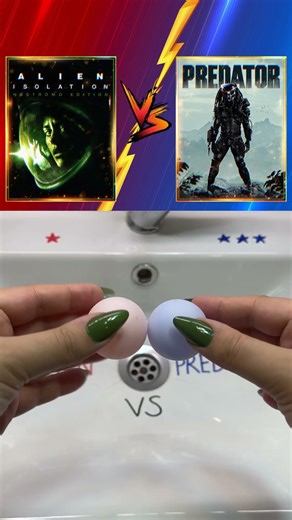 Alien vs Predator: Who Wins This Ultimate Hunt? 👽🆚👾 #movie