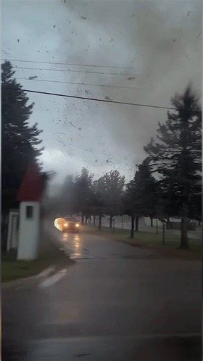 A Michigan tornado comes out of nowhere 🌪️New #IntheEyeoftheStorm Tonight at 10P.