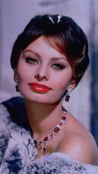 Why Was Sophia Loren’s Beauty So Legendary? 😍✨ The Truth Behind Her Iconic Look