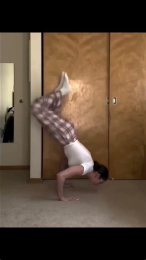 Easy L-sit to handstand ! Can you do it ? #challenging #handstand #homeworkout #viral #calisthenics