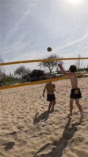 Insane Beach Volleyball Save! 🌊🏖️ You Won’t Believe This Dive