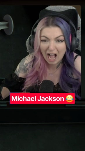 1 hour of silence occasionally broken by MJ 🤣 #funnyvideos #funnystreamer #willowleef #gamergirl