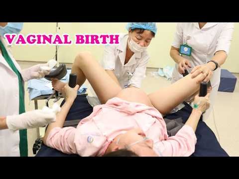 ONE OF THE MOST TENSE NATURAL BIRTHS OF THE YEAR | THE DOCTOR HAD SECONDS TO DECIDE