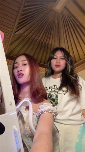 Tricia Anggoman's Beautiful Performance in Bali