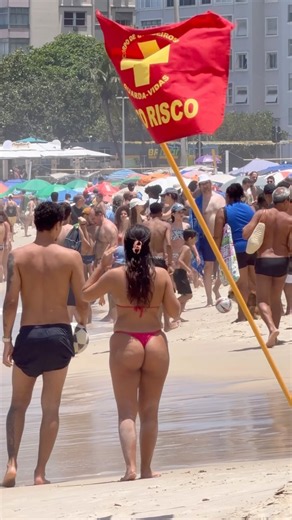 🇧🇷 Copacabana Beach A Windy Day
