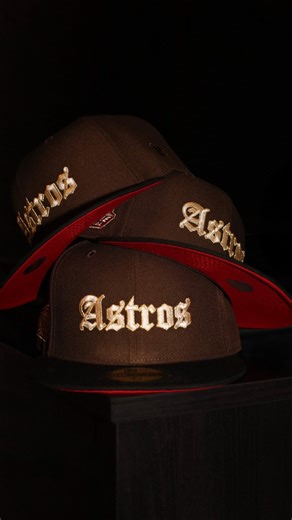 Cesar Sortofbadfoya on Instagram: "In Hand Look 🤚🏾 Come take a closer glance at this Houston Astros 5950 that will give you goosebumps. To celebrate the upcoming new year I decided to switch this one up adding a hint of gold metallic where it made sense. The mocha / red color way is so clean IMO and this is smooth , yet simple that can be worn year around. Drop a “☕️” Lmk if you’ll be aiming to snag this one ☝🏽!!! •Astros”Old English” Script •Astrodome Sidepatch •Gold MLB Batterman •Red UV #h