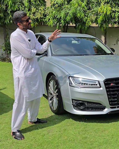 2013 Audi facelifted to an S8. How convincing is this transformation?