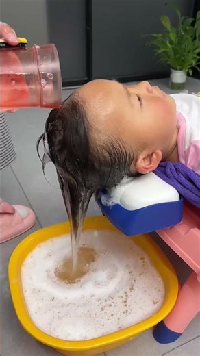 No more worries about your pet's shampoo chair! #viral #gadgests #creative #funny
