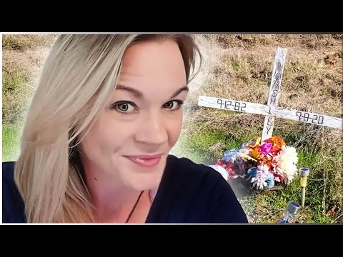 Roadside Memorials-- Ashley Vail-- Kilgore,Texas