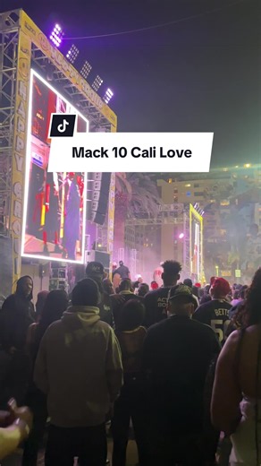 Mack 10 live performance Pershing Square – 'Cali Love' classic