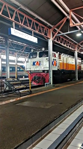 BIKIN CINEMATIC LOKOMOTIF LANGSIR CC 20613 70 CPN