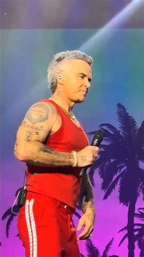 Four of the most beautiful women, Robbie Williams, managed to bag at his prime.#celebritynews