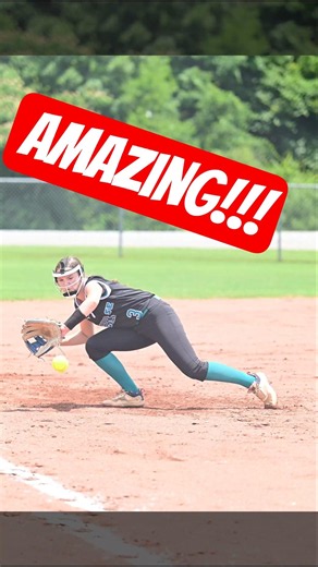 🥎 WHAT A STOP BY THE 3B! 😱#softball #shorts #highlights