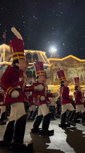 ONCE UPON A CHRISTMASTIME PARADE | Mickey’s Very Merry Christmas Party | Walt Disney World