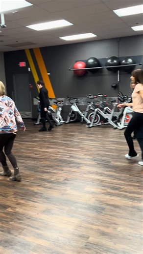 🤠💃 Step, Stomp & Sweat! 💃🤠 Melanie’s amazing LIVE Line Dancing class is bringing the fun, the music, and the movement to Snap Fitness Boulder City! This high-energy class is a perfect mix of cardio, coordination, and community — all while having an absolute blast on the dance floor. No experience needed, just show up ready to move and smile! 🎶✨ Come dance your workout and see why everyone loves Melanie’s class! 🖤💪 #SnapFitnessBoulderCity #LineDancingFitness #DanceYourWorkout #GroupFitness