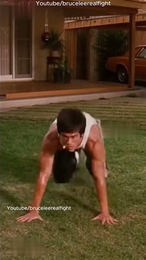 Bruce Lee Training at Home Like a Machine