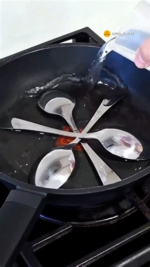 5 Brilliant Kitchen Cleaning & Cooking Hacks You Need to Try! 🤯✨