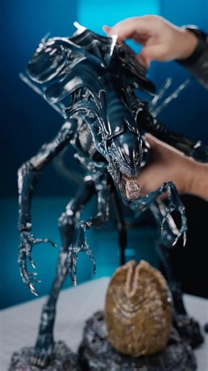 FIRST LOOK Hot Toys Alien Queen Figure Prototype