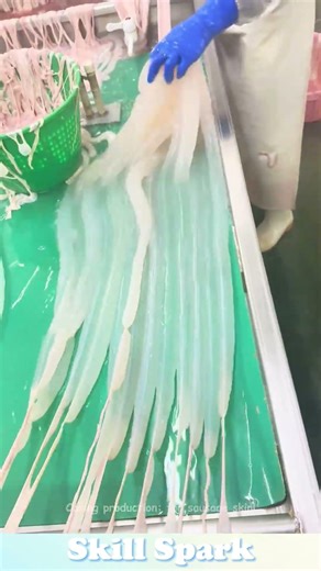 Casing production: for sausage skin!