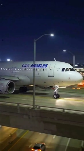 Night Takeoff: Airbus A320 Departs LAX