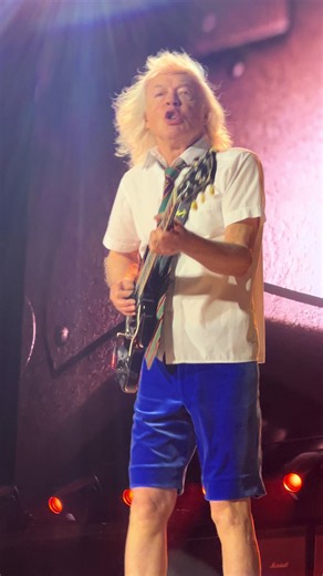 AC/DC performing “Stiff Upper Lip” live at Lincoln Financial Field in Philadelphia, Pennsylvania 9/29/26.⚡️ #acdc #philadelphia #lincolnfinancialfield #concert #angusyoung @AC/DC