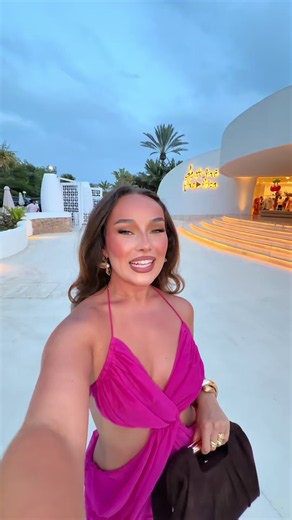 It's my birthday and we celebrated the evening at Elia, Destino Five Ibiza @FIVE Hotels and Resorts 🥹✨