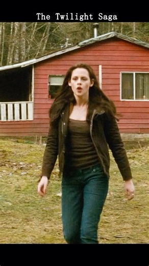 Unleash the Beasts! The FEROCIOUS Wolf Fight in 'The Twilight Saga: New Moon' #movie #short