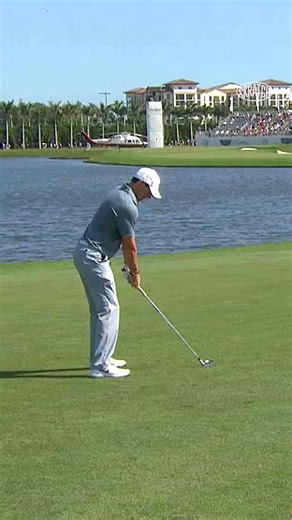 🚨🏌️🫨 #THROWBACK Never forget when Rory McIlroy threw his 3-iron into the water on the par-5 8th hole at Trump National Doral during the 2nd round of the WGC-Cadillac Championship in 2015. Rory completed his round with 13 clubs, firing a 70 (-2)@Skratch
