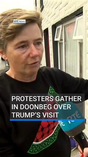 Protesters gather in Doonbeg over Trump’s visit | #RTENews #ireland
