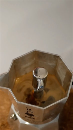 Want more crema in your moka pot brews?