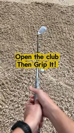 Afraid of bunker shots? Open face - active bounce - ball on the green ✅⛳️
