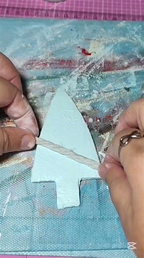 Cardboard Christmas Tree Craft #diy #recycledart #christmas