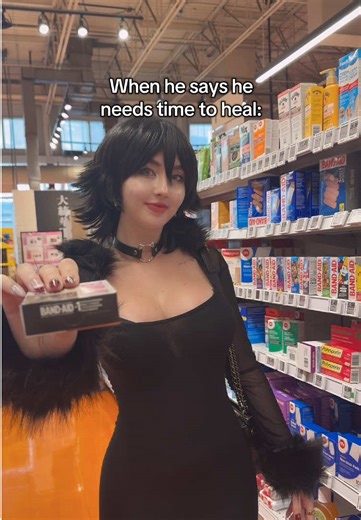 Don’t worry I got you 😘 . #goth #gothgirl #alt #bandaid #gothgirlfriend