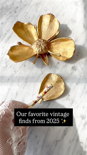 Another year is wrapping up and it sure was a fun one indeed! 🥳 Here are some of Pearl’s favorite vintage finds she discovered in 2025.✨ Which one was your favorite? Note: The pieces featured in this video are not for sale. | Pearl's Puff Parlor