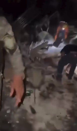 On 8 April 2025, The roof of the Jet Set nightclub in Santo Domingo, Dominican Republic collapsed during a live performance by merengue musician Rubby Pérez. The structural failure occurred at approximately 12:44 a.m. resulting in 236 fatalities and more than 180 injuries.#Jetset #DominicanRepublic #RepublicaDominicana #HermanosEspaillat #Espaillat